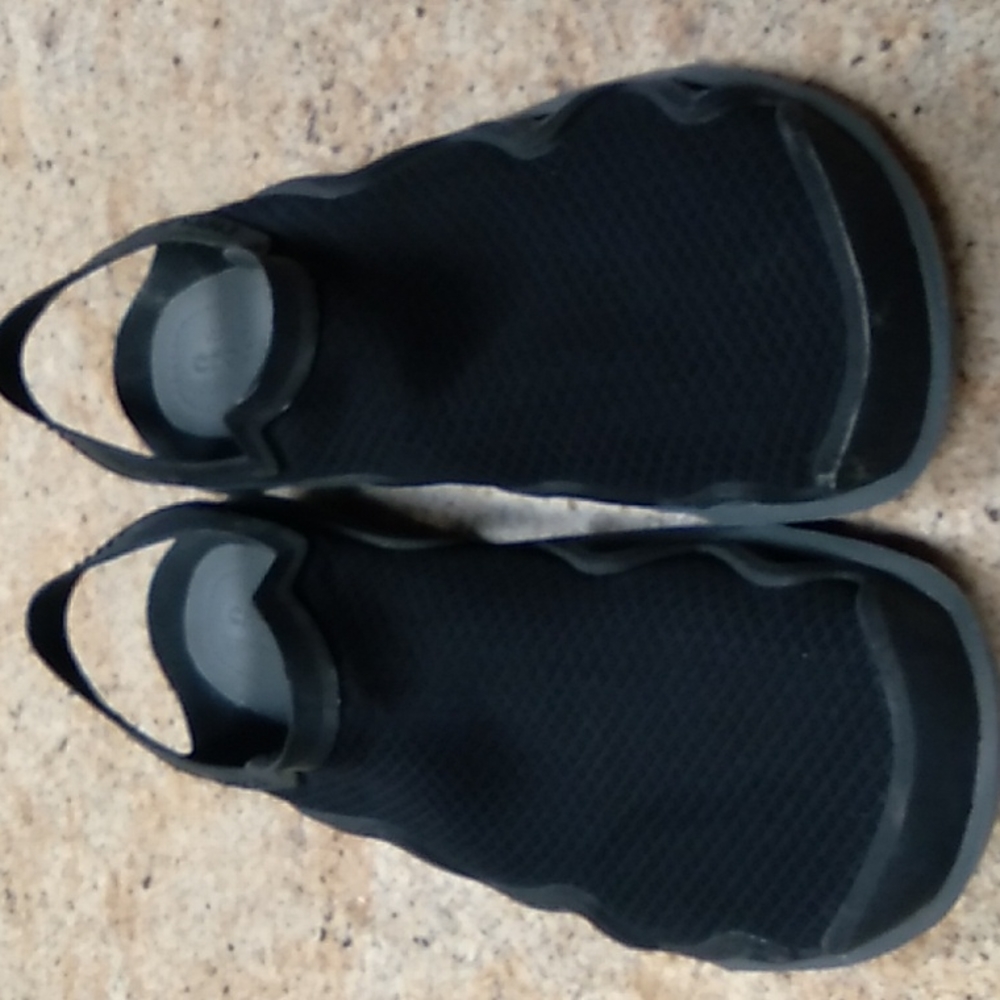 Black men's size 10 crocs